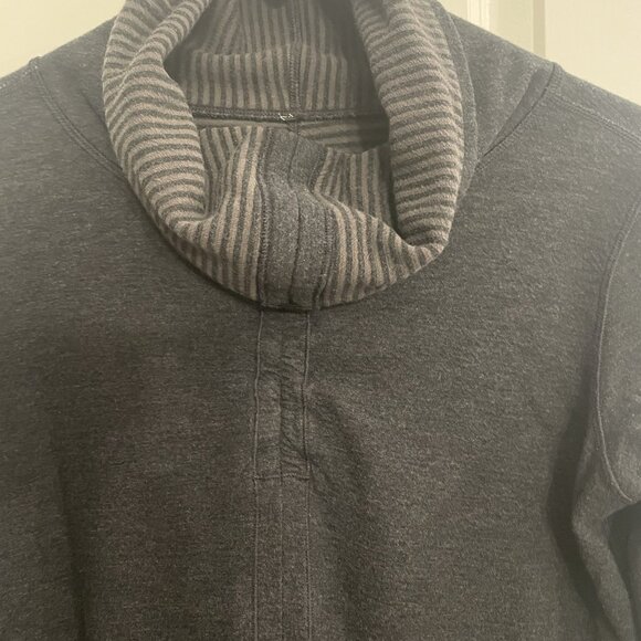 LULULEMON COWL NECK TOP, REVERSIBLE, DARK GRAY & STRIPE, CHECK MEASUREMENTS!!! - Picture 7 of 8